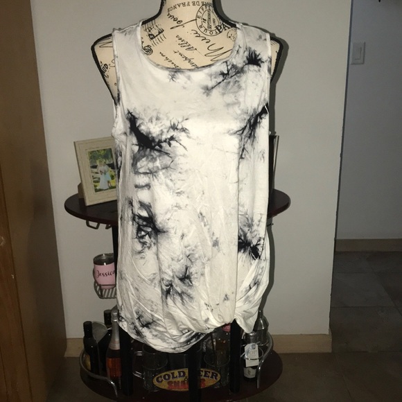 Brand New, Never worn!  Tie die side not shirt - Picture 1 of 8